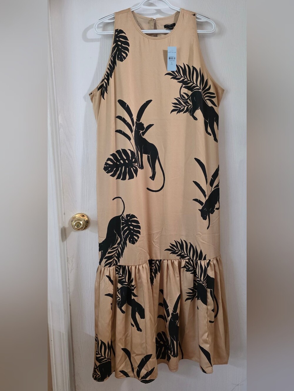 NWT Ann Taylor Midi Dress Beige with Black Panther Detail. Size XL Petite
